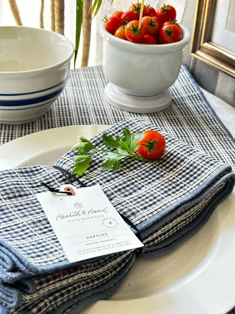 🌴Stylish Hearth & Hand Plaid Navy Blue and White Set of 4 Cloth Napkins
